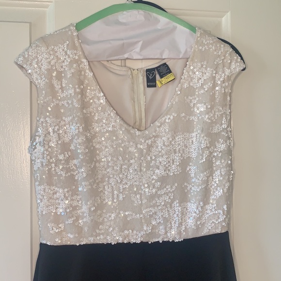 Windsor | Sequin Dress | Large - Picture 7 of 9